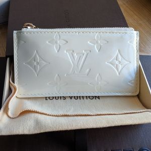 Louis Vuitton Vernis Pouch Cles Perle